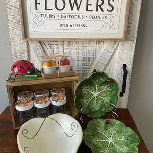 Pier 1 lettuce shaped salad bowl with two matching lettuce plates